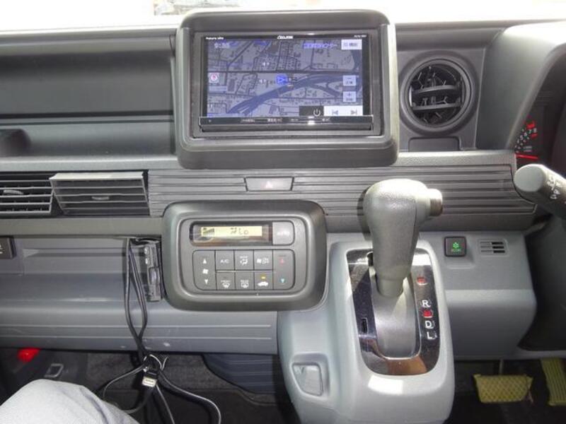 N-VAN