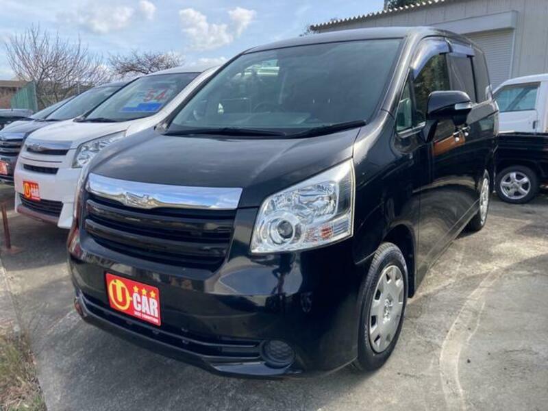 TOYOTA NOAH