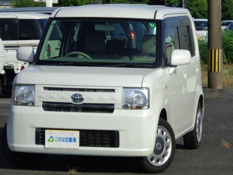 TOYOTA PIXIS SPACE