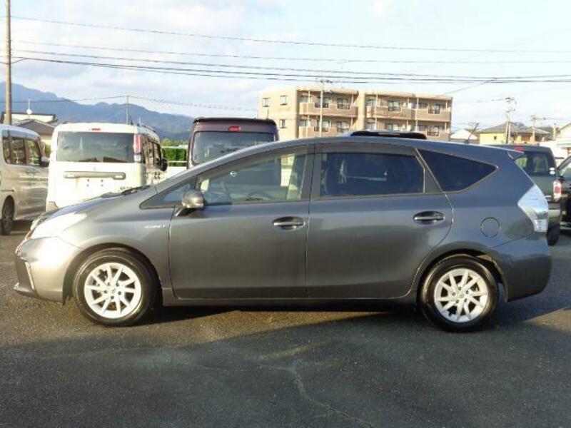 PRIUS ALPHA