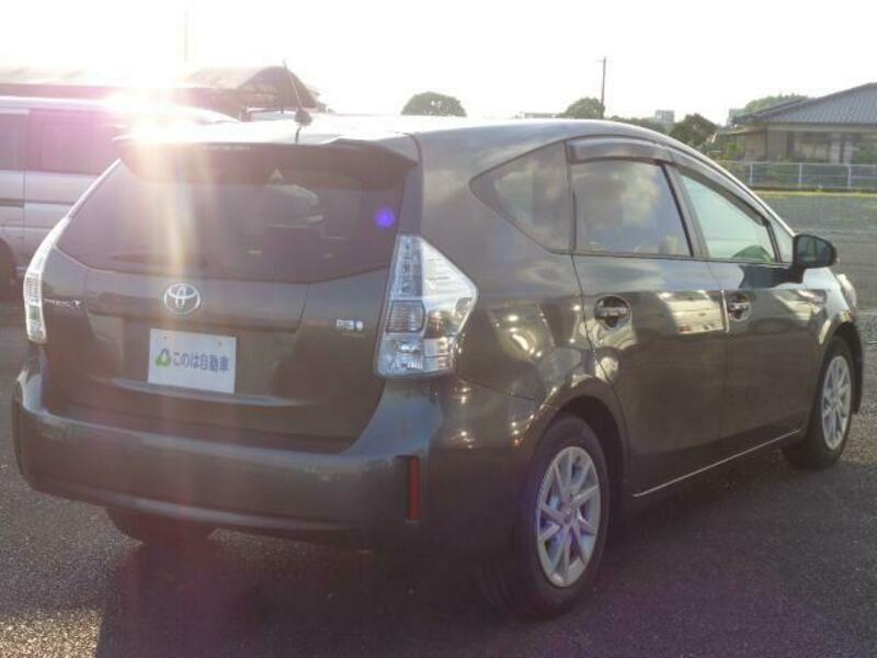 PRIUS ALPHA