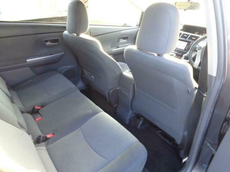 PRIUS ALPHA