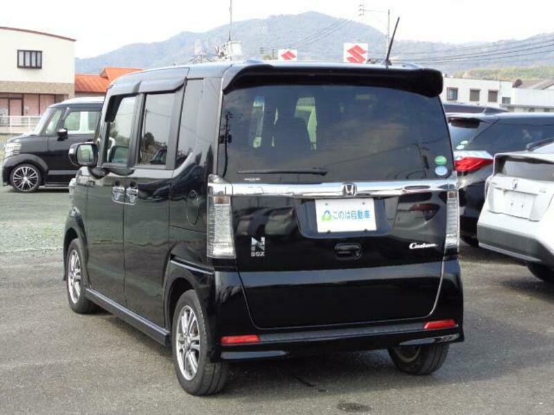 N BOX CUSTOM