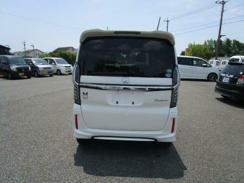 N BOX CUSTOM