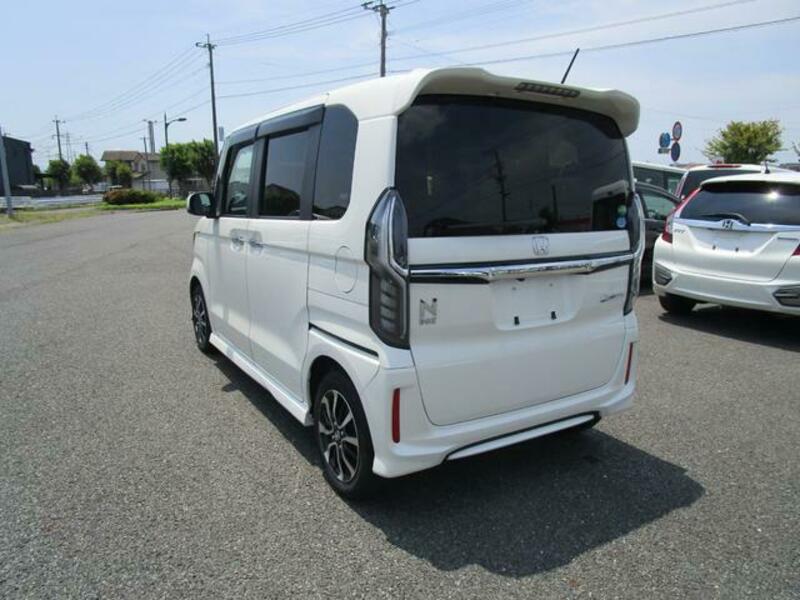 N BOX CUSTOM