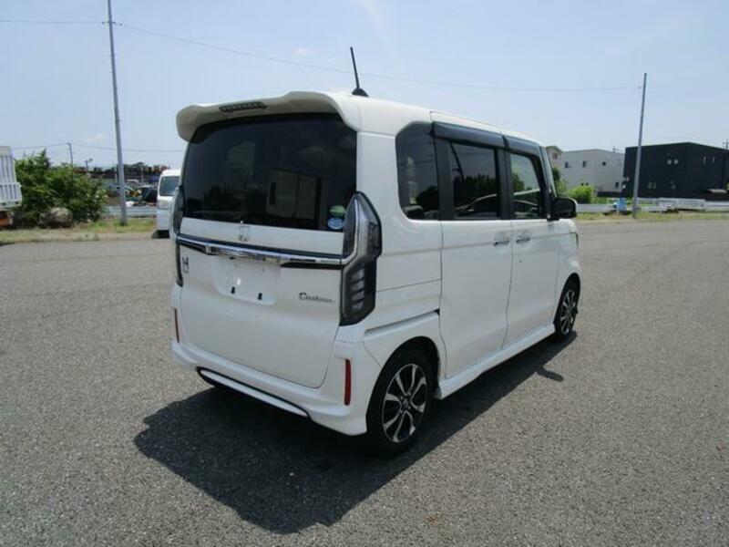 N BOX CUSTOM
