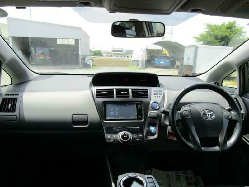 PRIUS ALPHA