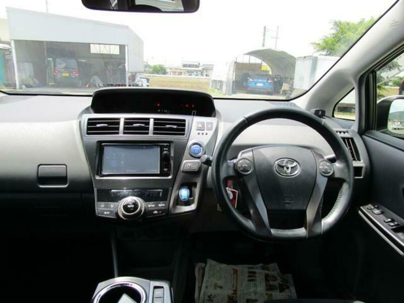 PRIUS ALPHA