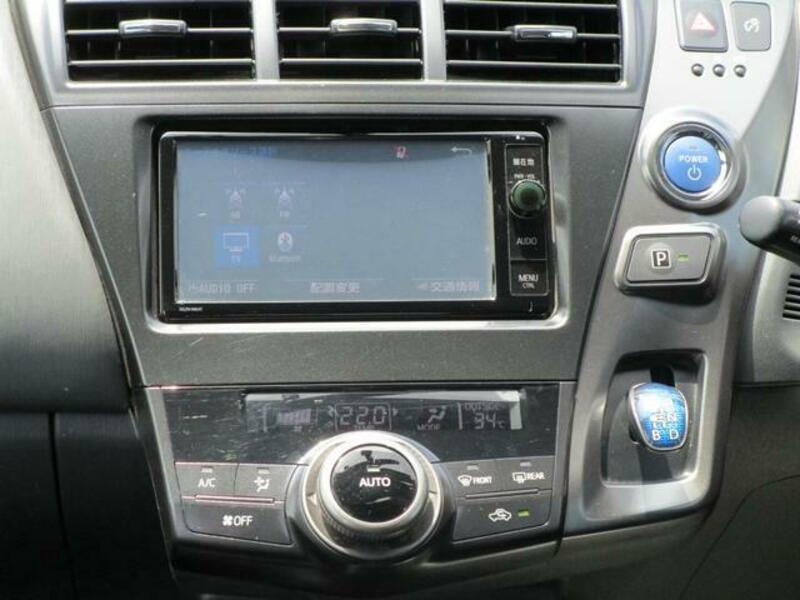 PRIUS ALPHA