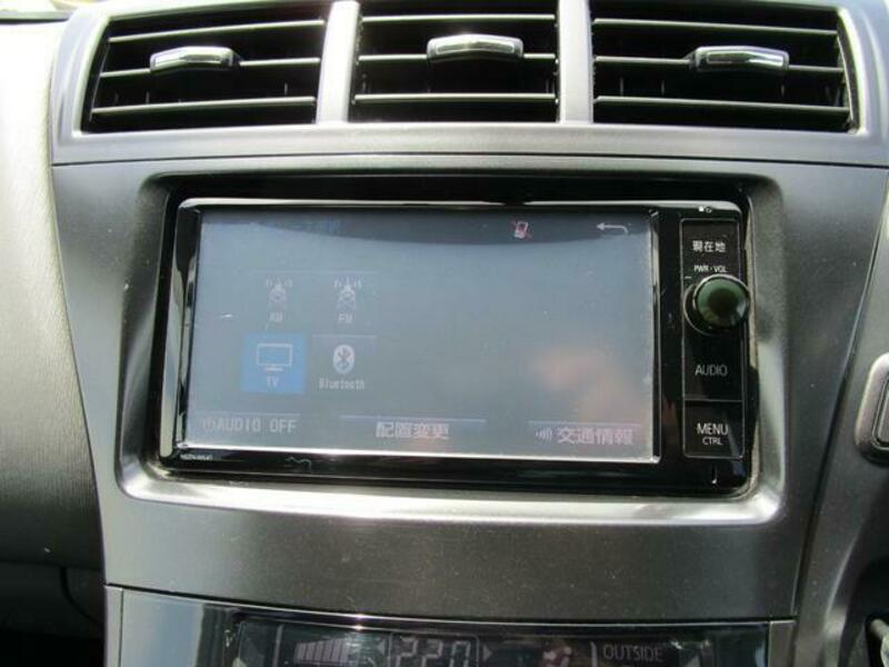 PRIUS ALPHA