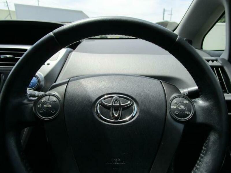 PRIUS ALPHA