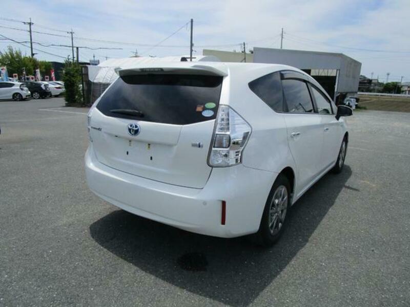 PRIUS ALPHA
