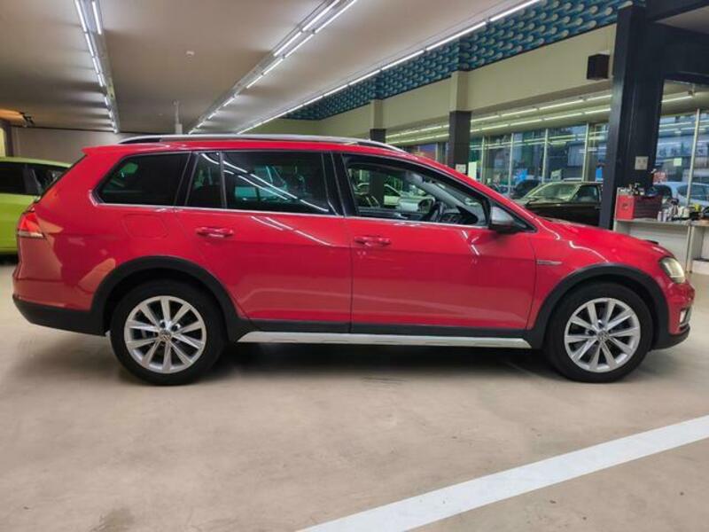 GOLF ALLTRACK