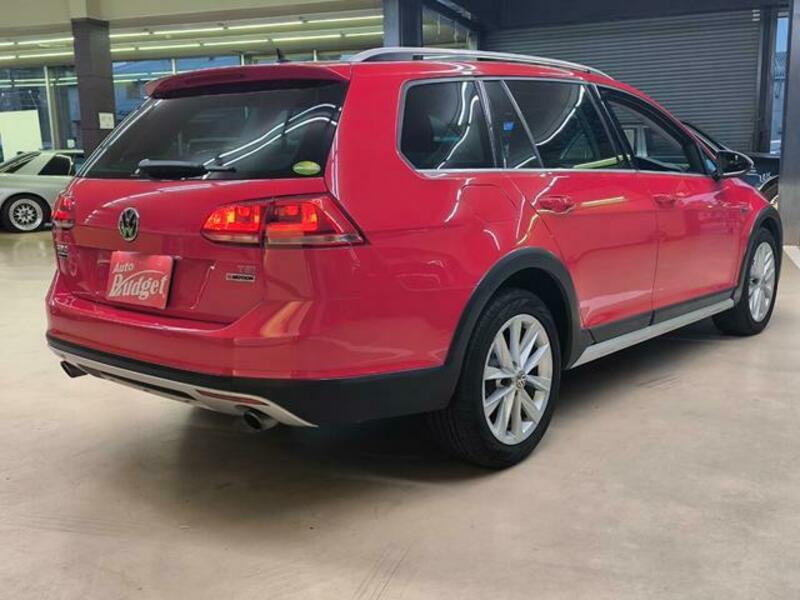 GOLF ALLTRACK