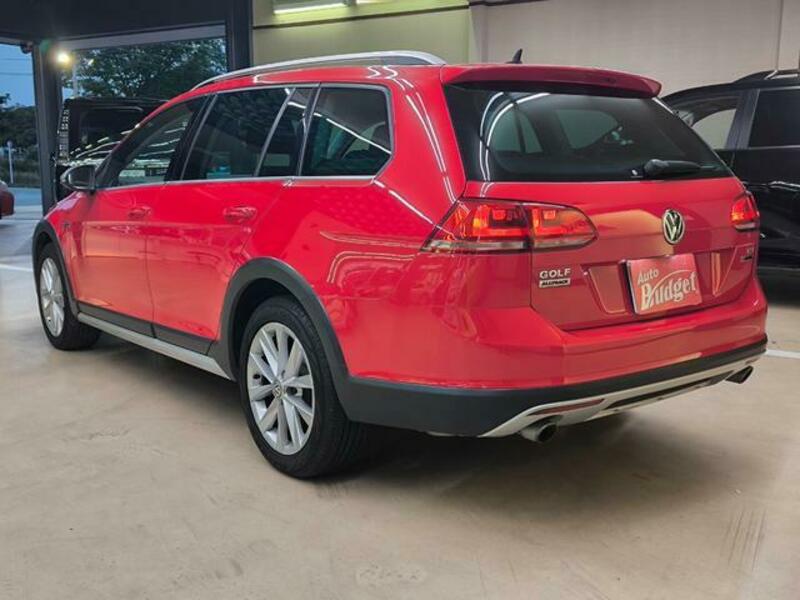 GOLF ALLTRACK