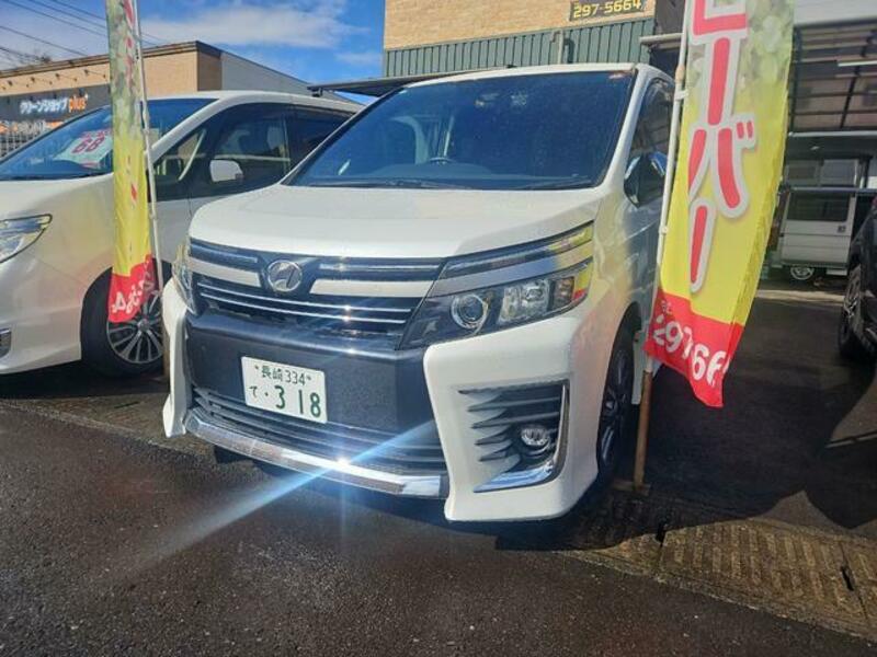 TOYOTA VOXY