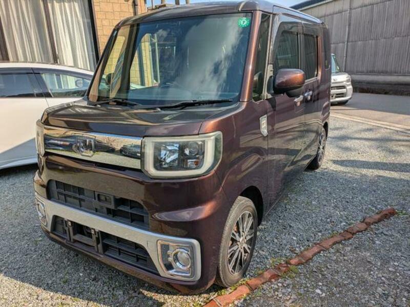 DAIHATSU WAKE