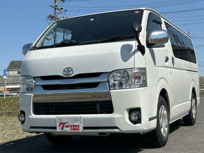 TOYOTA HIACE VAN
