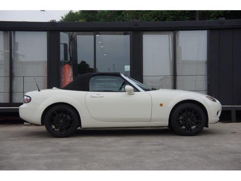 ROADSTER