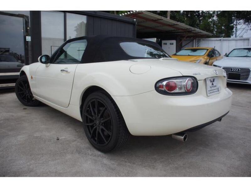 ROADSTER