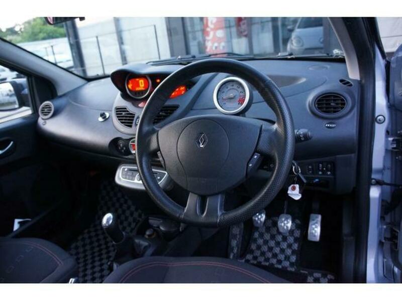 TWINGO