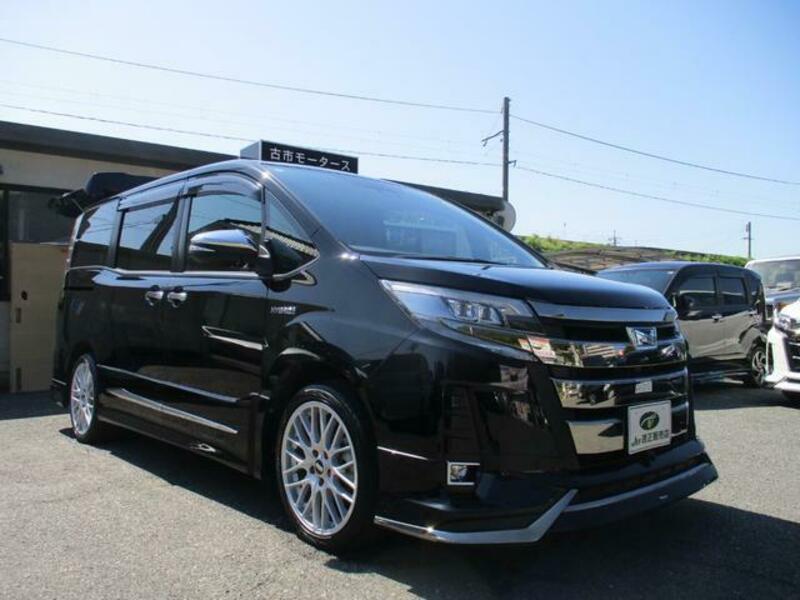 TOYOTA NOAH