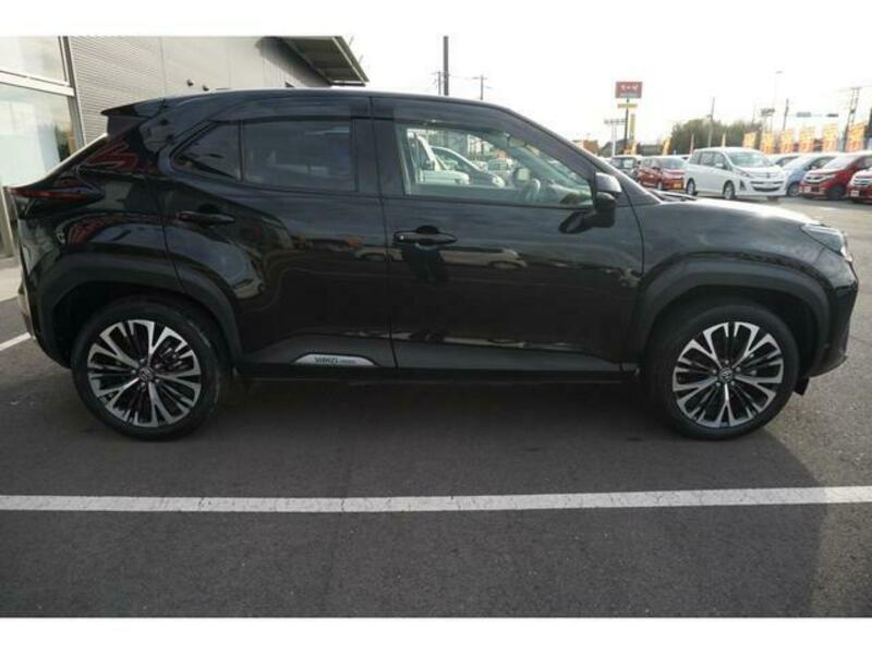 YARIS CROSS