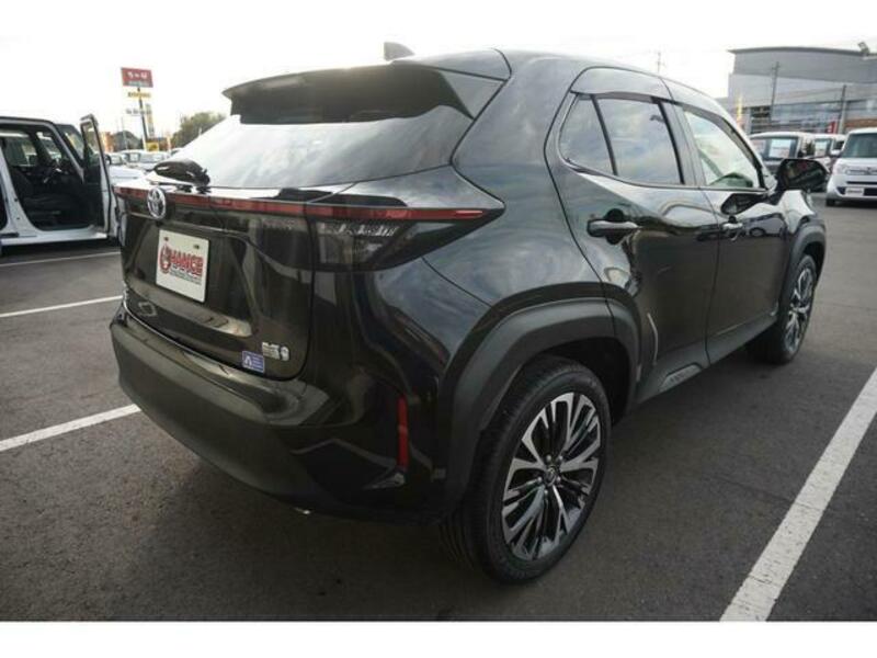 YARIS CROSS
