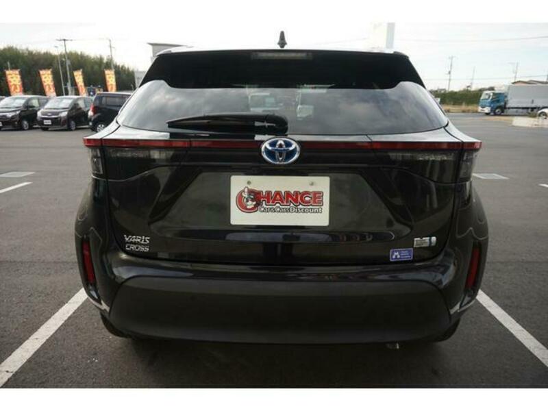 YARIS CROSS