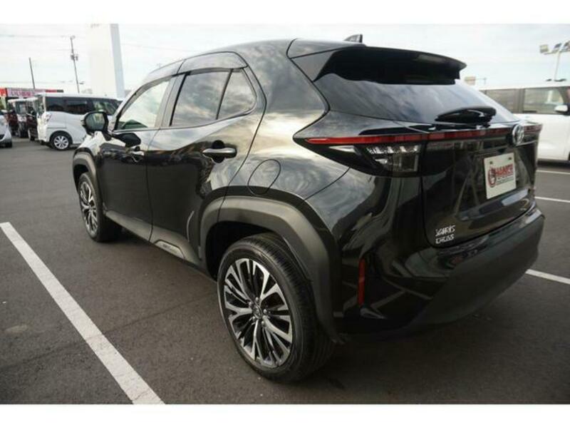 YARIS CROSS