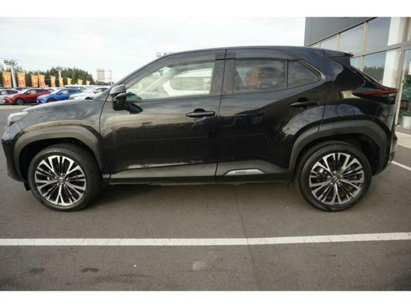 YARIS CROSS