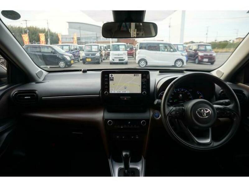 YARIS CROSS