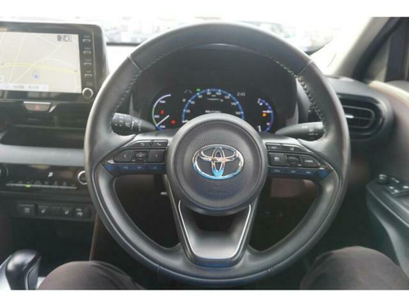 YARIS CROSS