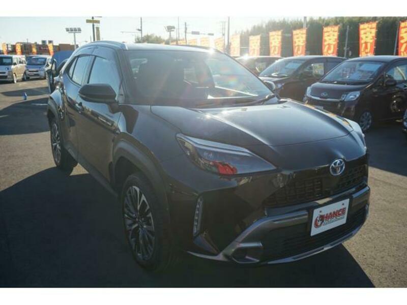 YARIS CROSS