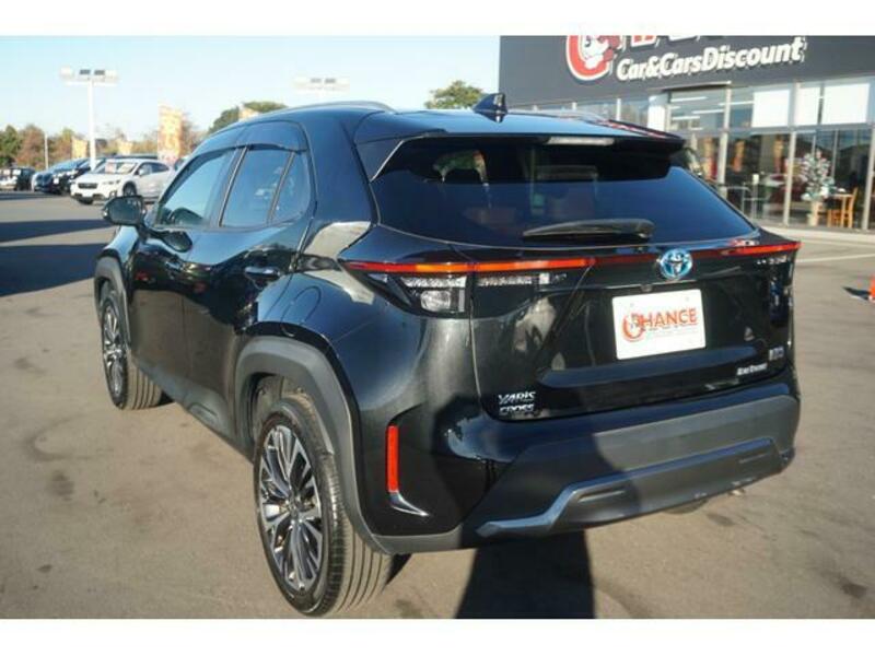 YARIS CROSS