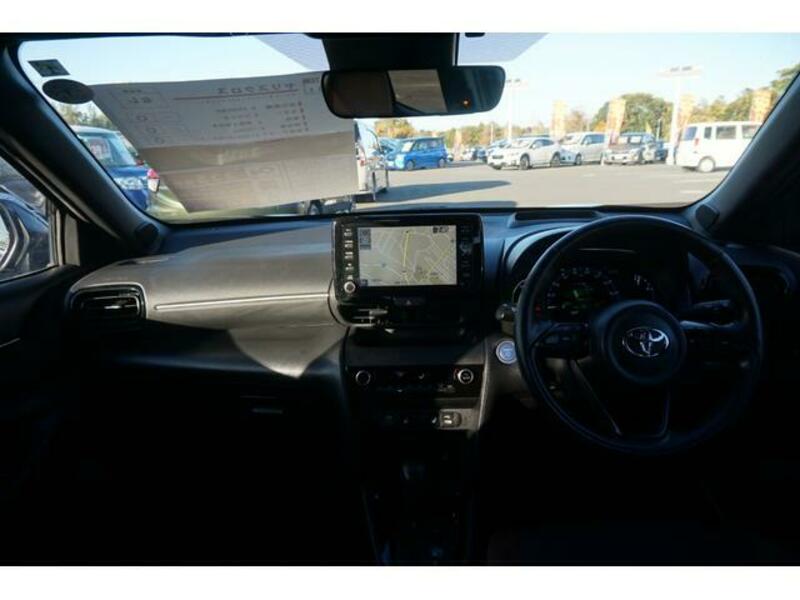 YARIS CROSS