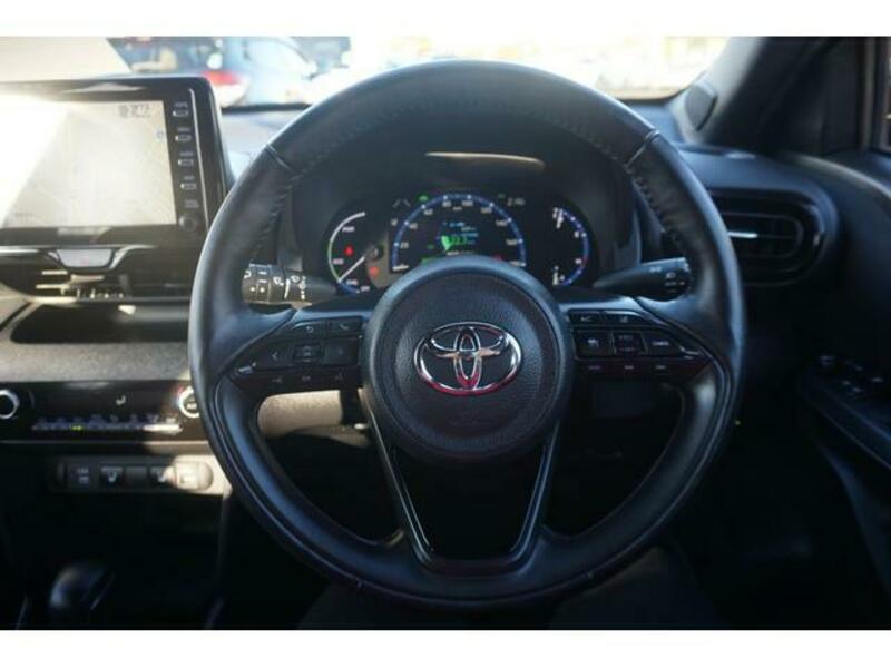YARIS CROSS