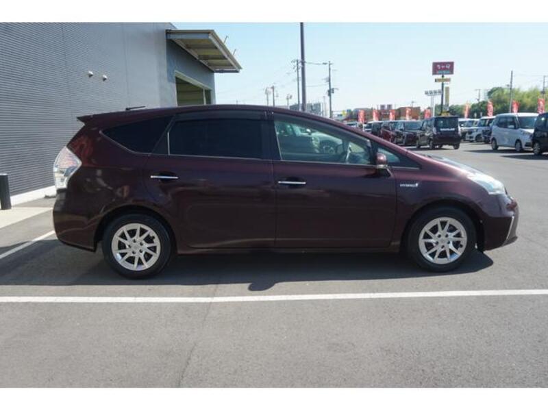 PRIUS ALPHA