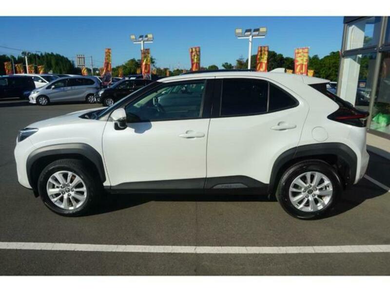 YARIS CROSS