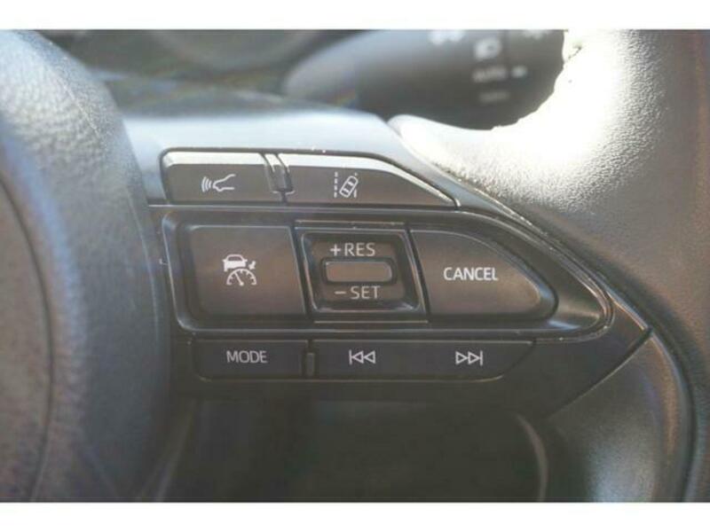 YARIS CROSS