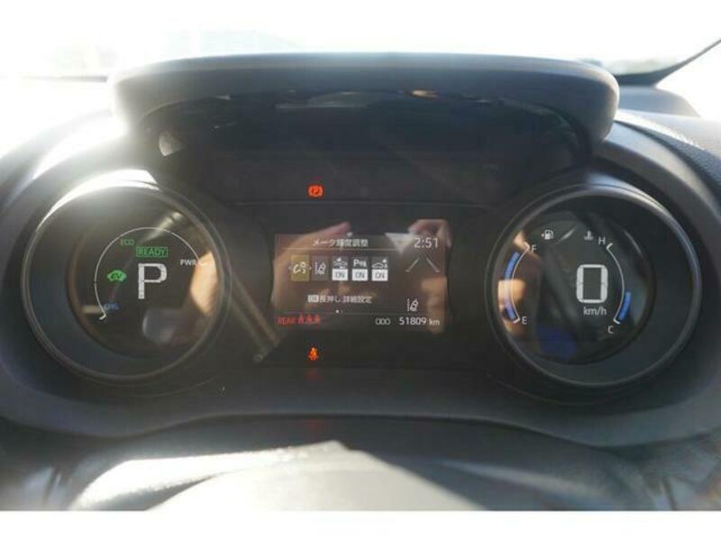 YARIS CROSS