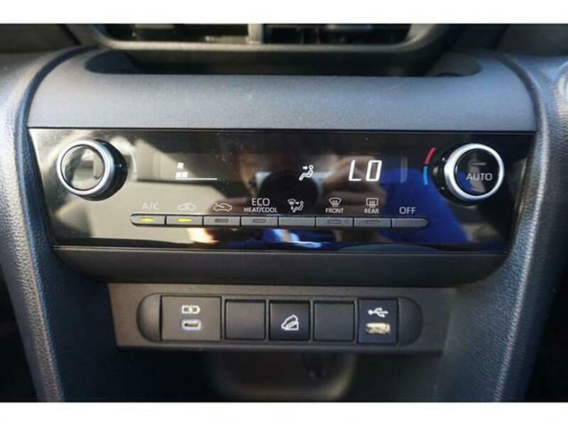 YARIS CROSS