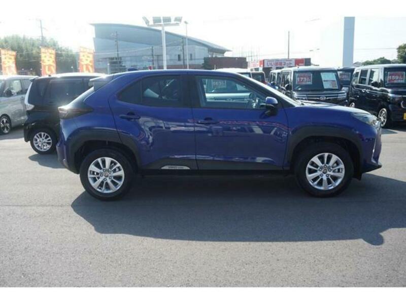 YARIS CROSS