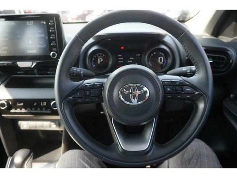 YARIS CROSS