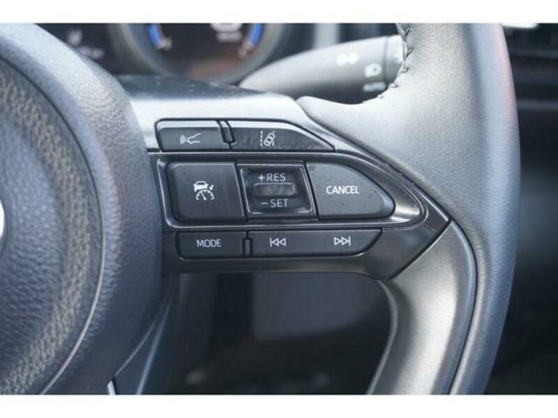 YARIS CROSS