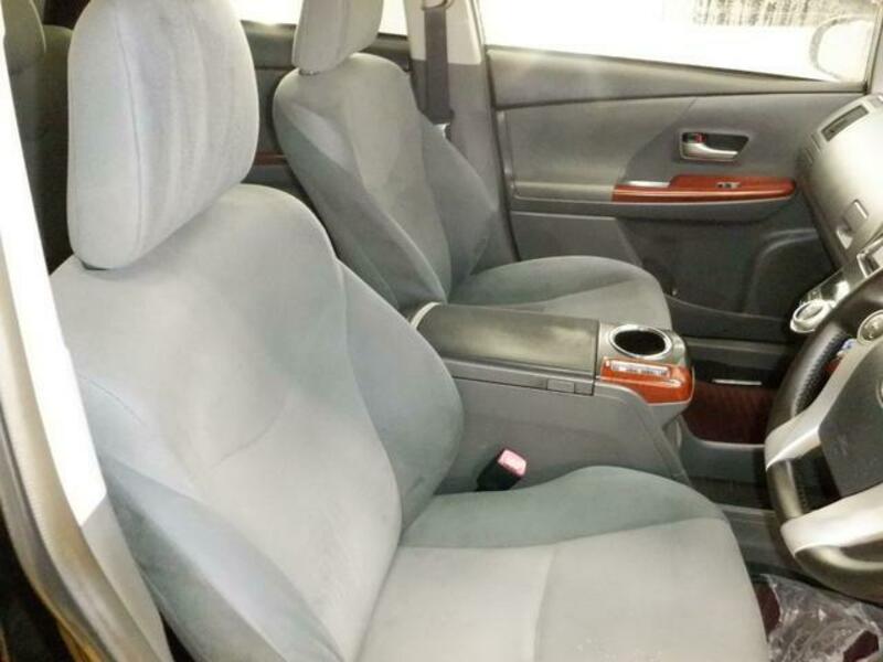 PRIUS ALPHA