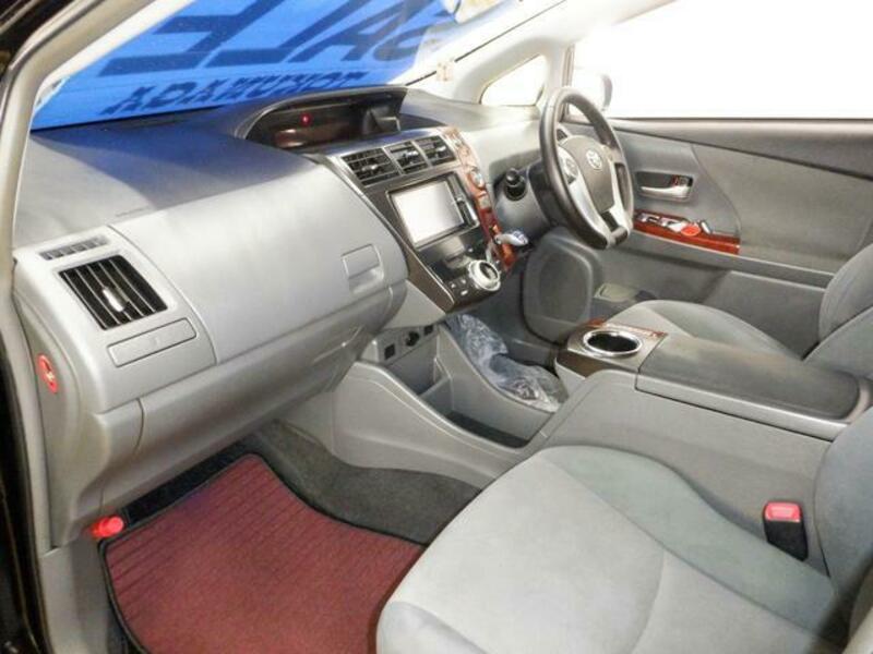 PRIUS ALPHA