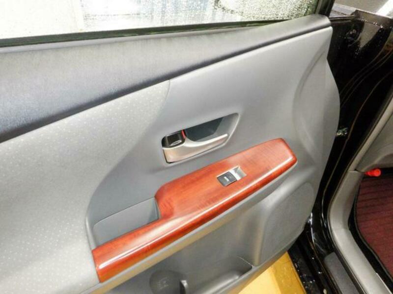 PRIUS ALPHA