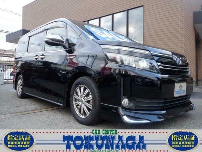 TOYOTA VOXY