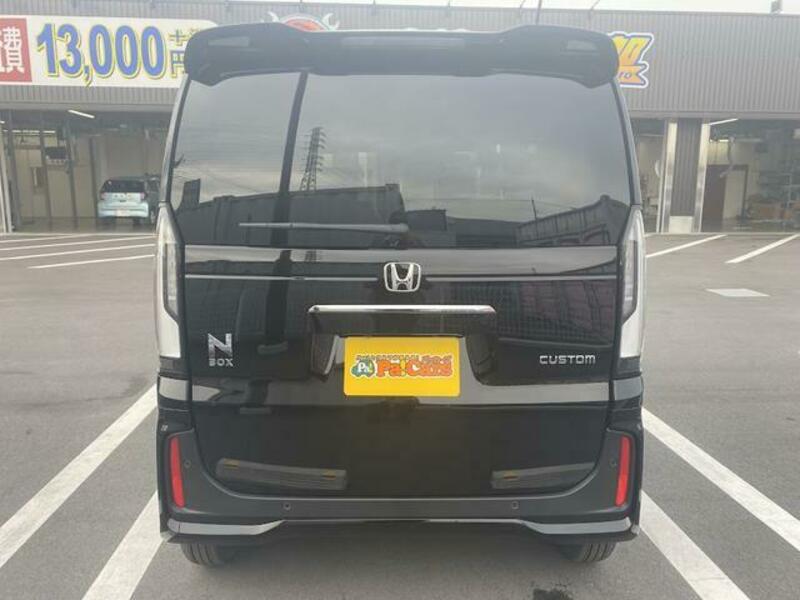 N BOX CUSTOM